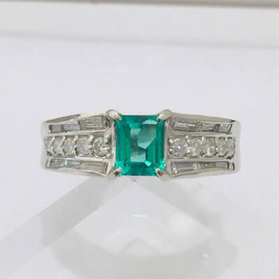Emerald Ring 0,55ct Pt900