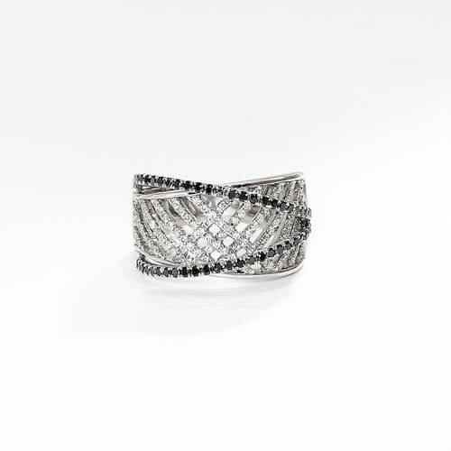 แหวนเพชร 0.79ct Pt900 ถูกซื้อแล้ว!