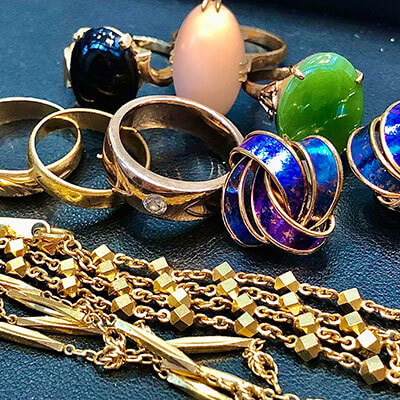 รับซื้อเครื่องประดับทอง 18kพร้อม อัญมณีแล้ว