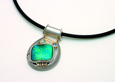 อันดับที่ 2 black opal pendant