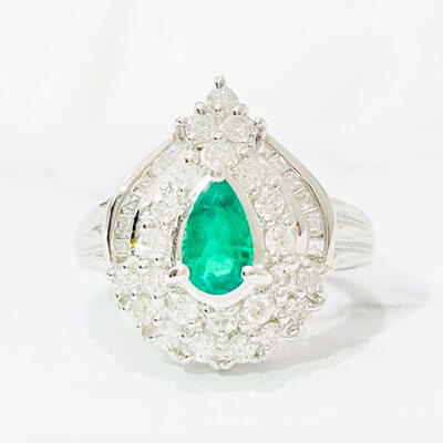 No engraved Pt900 Emerald Ring